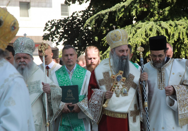 Patrijarh Porfirije i arhiepiskop ohridski i makedonski Stefan služili liturgiju pomirenja