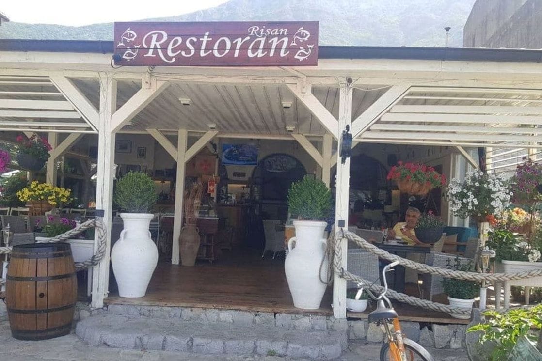 NVO Ugostitelji Crne Gore: Opština Kotor da odgodi rušenje terase restorana Risan