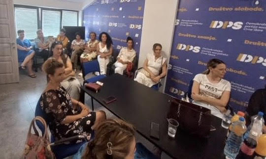 Ana Ivanović potpredsjednica Alijanske žene DPS Tivat, Nađa Pjetrović sekretarka