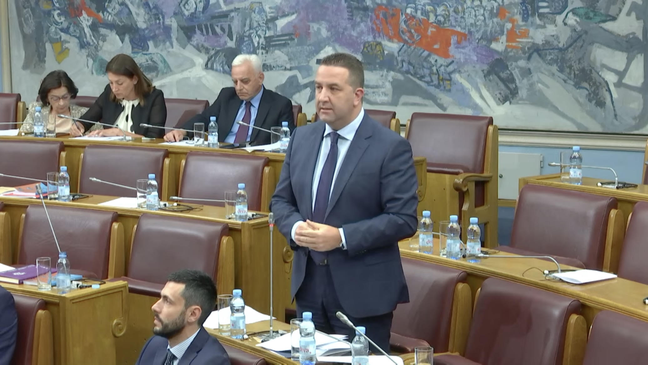 Eraković: Prethodna Vlada potrošila 1.2 miliona eura za nabavku testova za koje se znalo da neće biti upotrijebljeni, Šćekić potvrdio da nema sredstava za plate medicinskim radnicima u 2022. godini