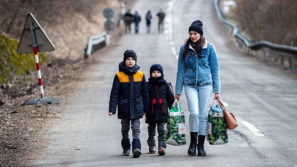 Nekoliko stotina ljudi danas napustilo istočnu Ukrajinu