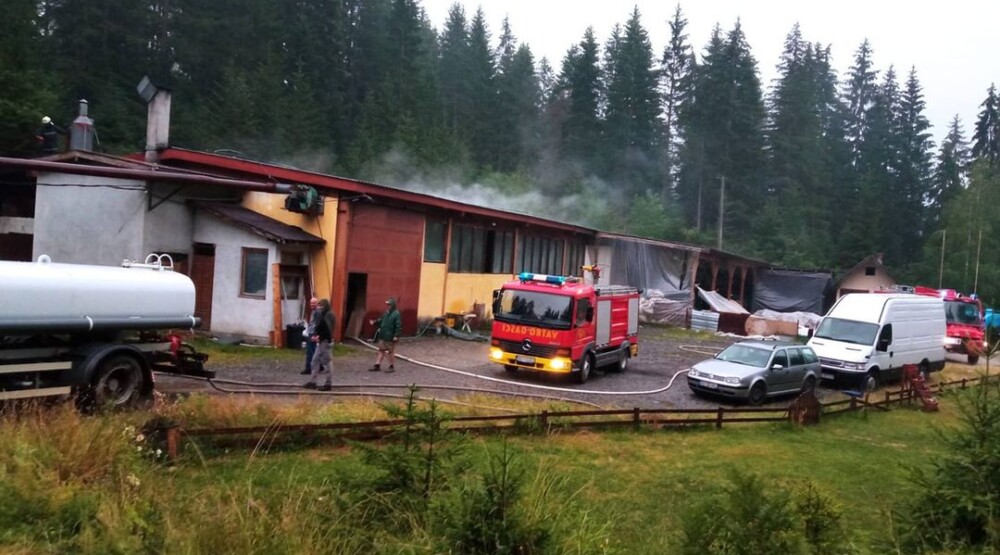 Rožaje: Od udara groma stradao proizvodni pogon za proizvodnju peleta i namještaja