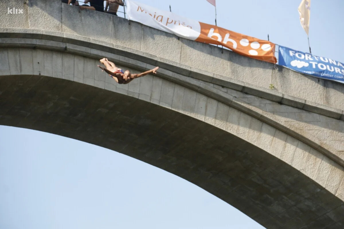 Tužanin pobijedio u skokovima sa Starog mosta