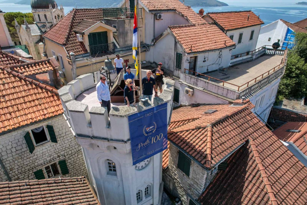 Zastava PVK Jadran podignuta na Toru: Zvijezda Škvera puni vijek sja