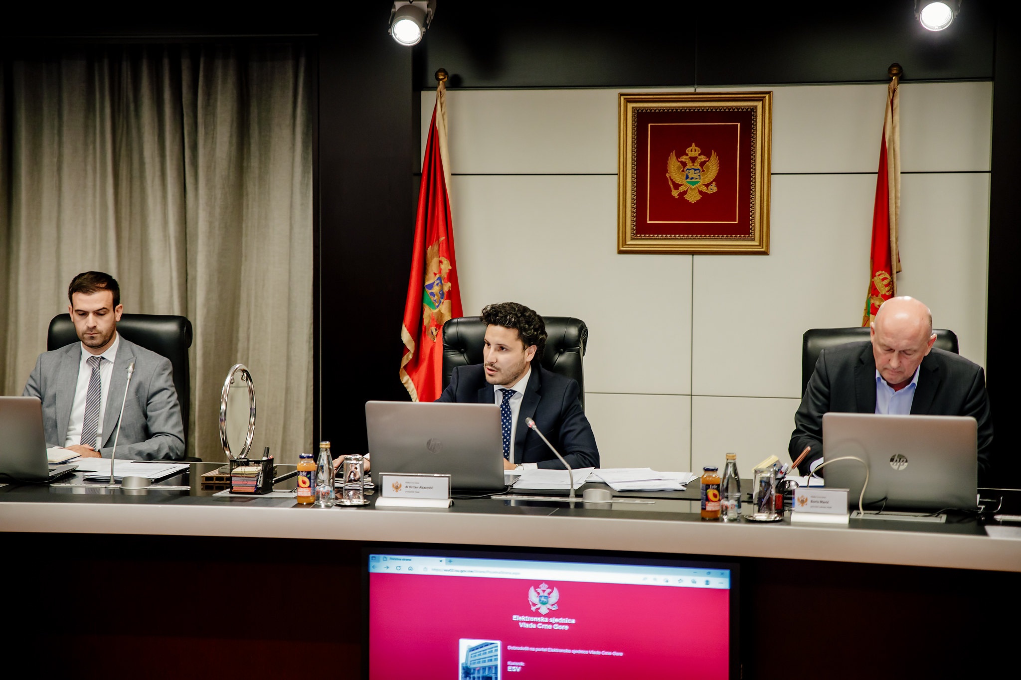 SINDROM “KUVANE ŽABE”: Partijsko zapošljavanje podignuto na “level pro”