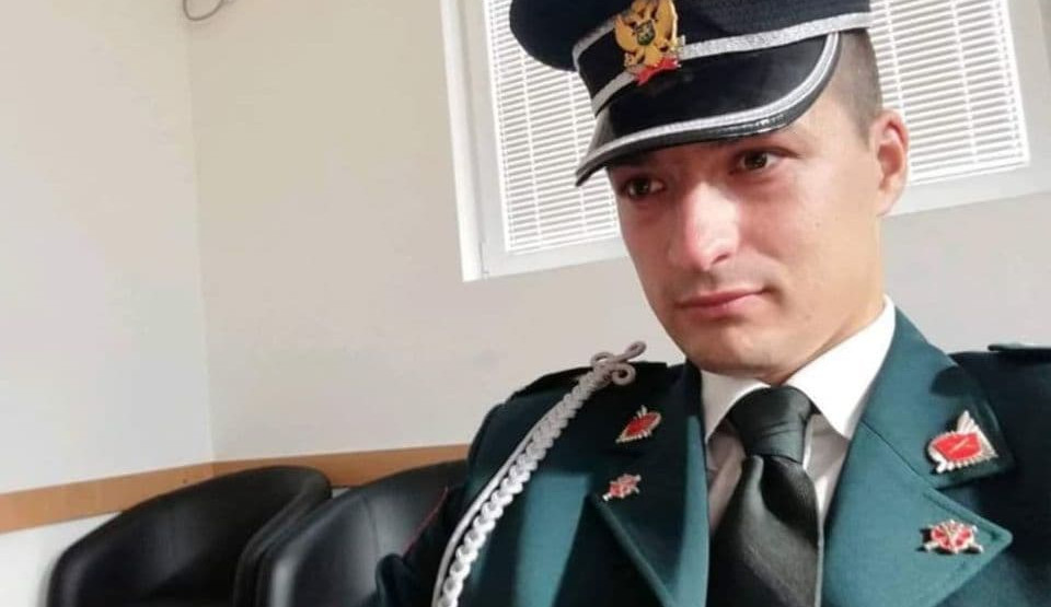 Policija pretresala bivšeg oficira VCG Zvicera, tražili oružje i eksplozivne naprave; Zvicer: Nekad će neko odgovarati za ovaj stres koji mi porodica preživljava