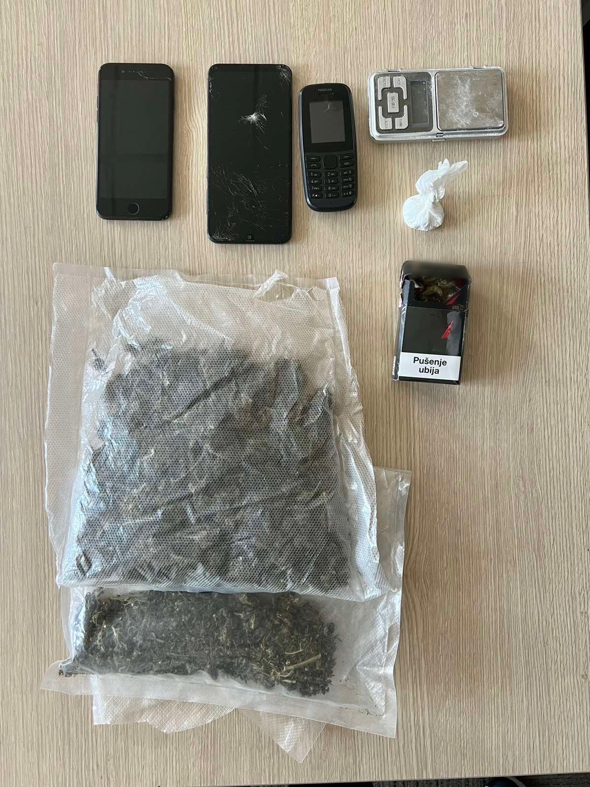 Pretresom stana u Podgorici pronađeno 200 grama marihuane i šest grama kokaina, uhapšena jedna osoba