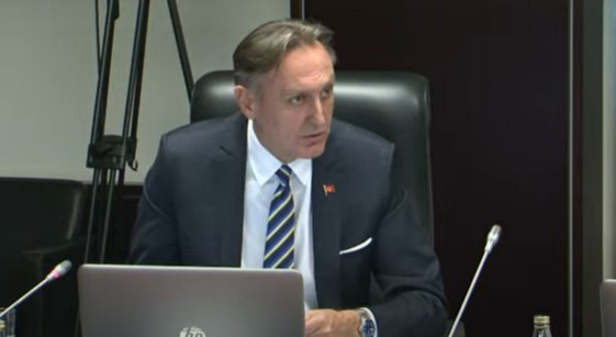 Krivokapić: Potpisan oktroisani akt u Beogradu, donešen u CG, zato nismo mogli ni zarez promijeniti