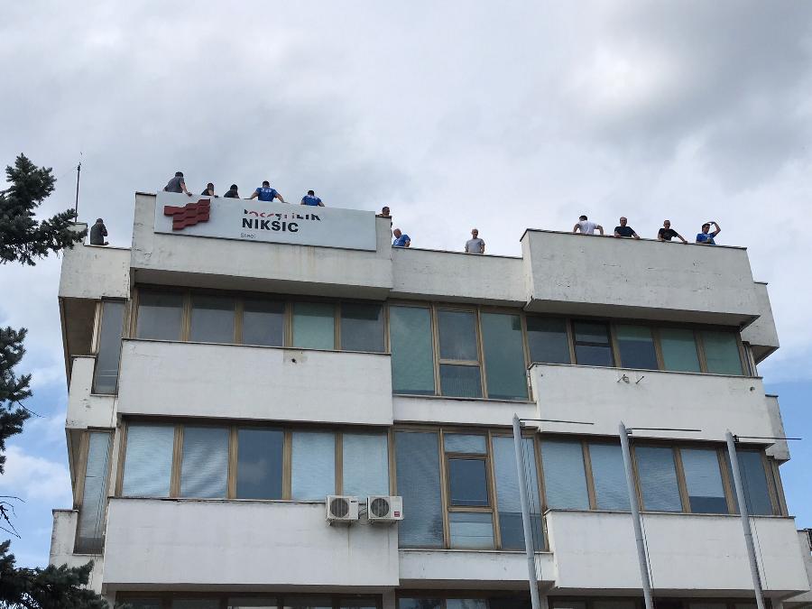 Željezarci štrajkuju glađu, čekaju Abazovića i Davidovića