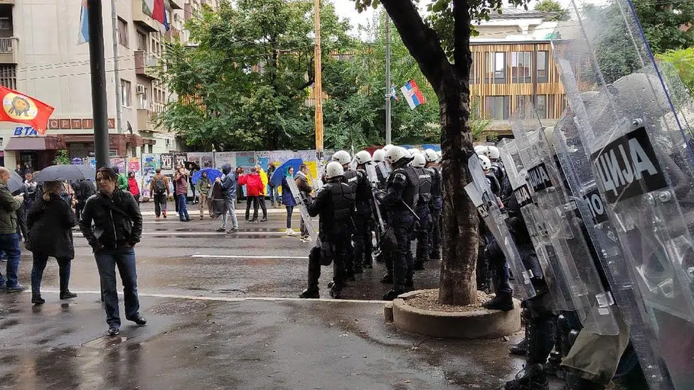 Europrajd u Beogradu: Policija zatvorila centar grada, premijerka Ana Brnabić obećala da će LGBT šetnje biti