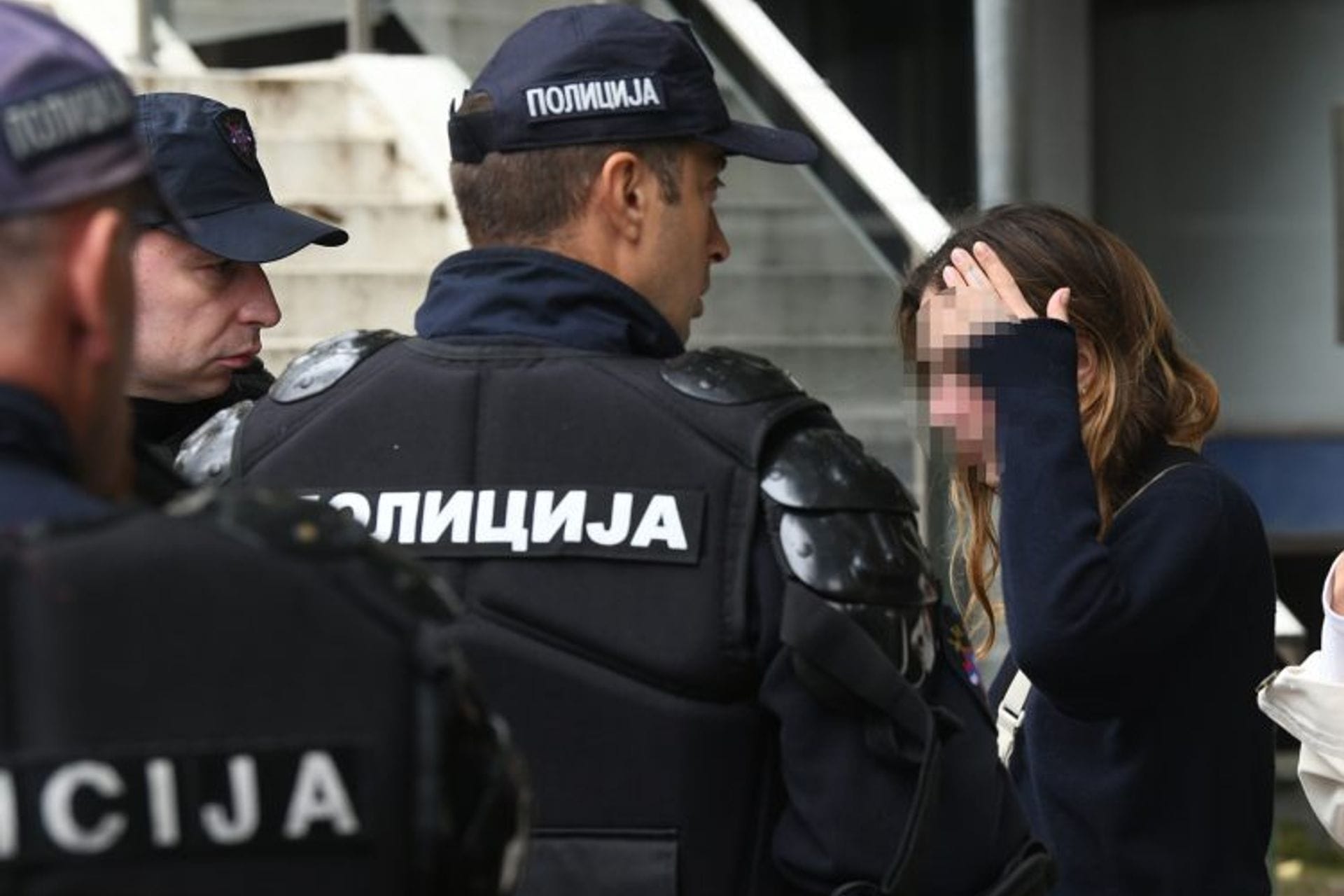 Beograd: Protivnik Europrajda napao dvije djevojke udaro ih pesnicama u glavu
