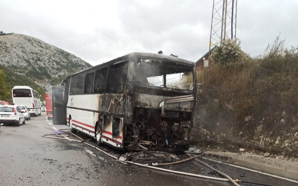 Na Brajićima gorio autobus