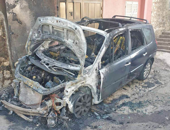 Zapaljen auto odbornika Demokrata Sava Nikovića u Herceg Novom