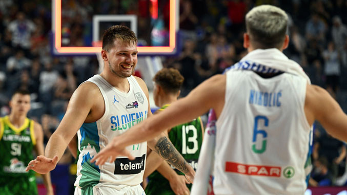 Košarkaši Slovenije se provodili do pet ujutru uoči četvrtfinalnog meča sa Poljskom