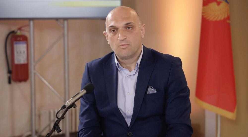 Abdić: Odgovor na potencijalno hapšenje Đukanovića dogovorićemo na organima partije
