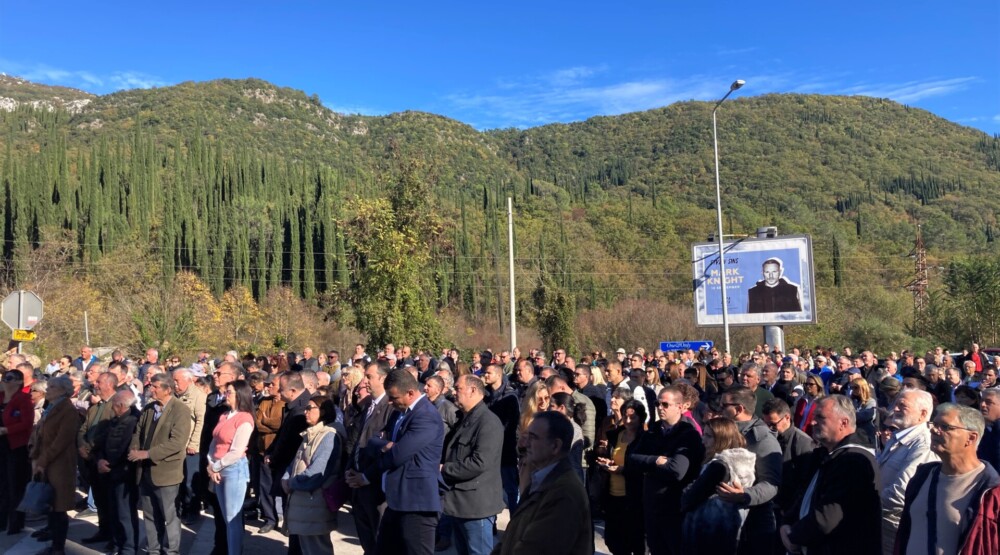 Blokada GP Debeli brijeg: Herceg Novi neće odustati od Bolnice Meljine, odgovornost je na Vladi