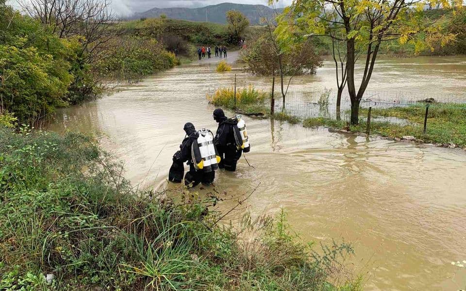 Okončana akcija nakon slijetanja vozila u potok Širolija, izvučena tijela tri osobe 