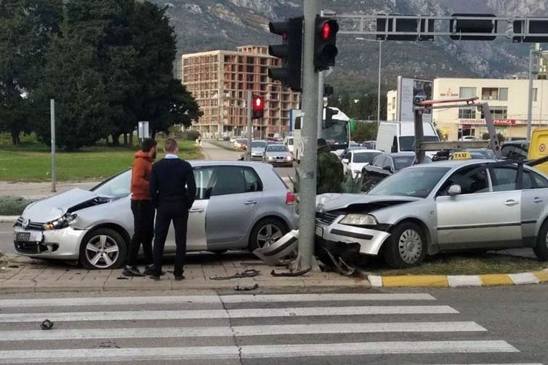 Bar: Jedna osoba povrijeđena u sudaru dva automobila