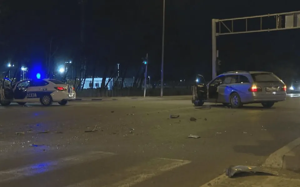 Saobraćajna nezgoda na Zlatici: Povrijeđena jedna osoba