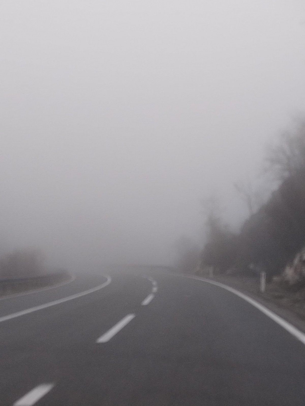 Gusta magla na putu Cetinje-Podgorica