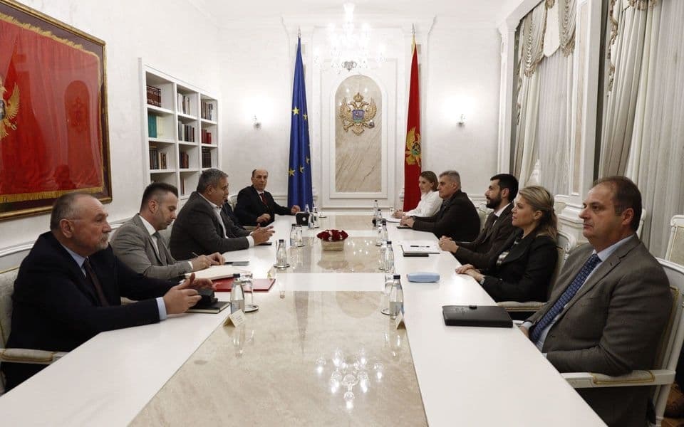 KUPOVANJE VREMENA U SKUPŠTINI: „Stara“ većina ne odustaje od zahtjeva