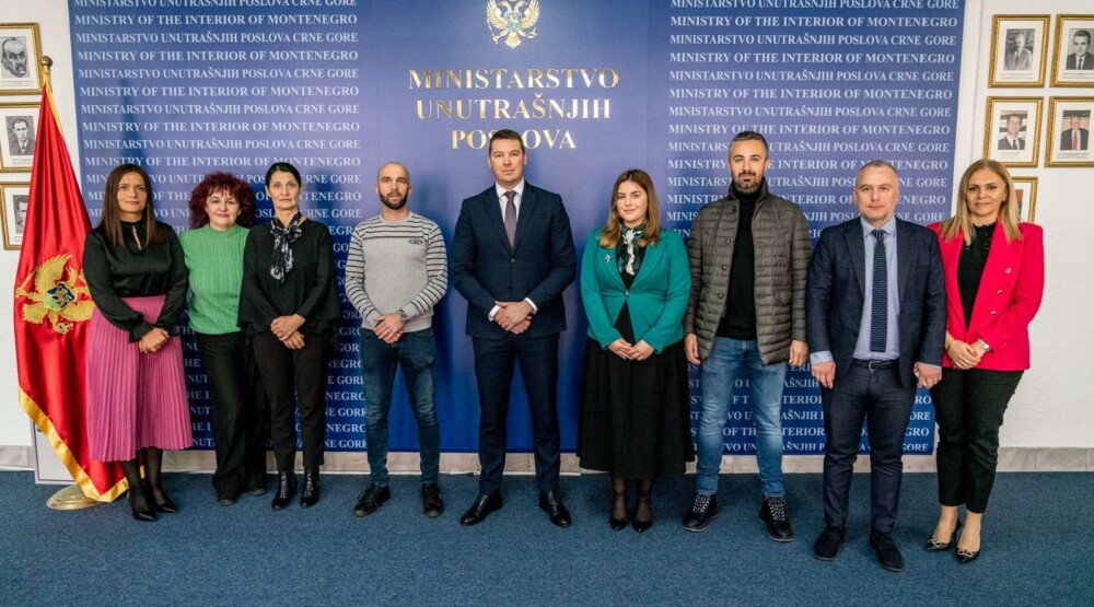 Adžić: MUP i NVO partneri u borbi protiv trgovine ljudima
