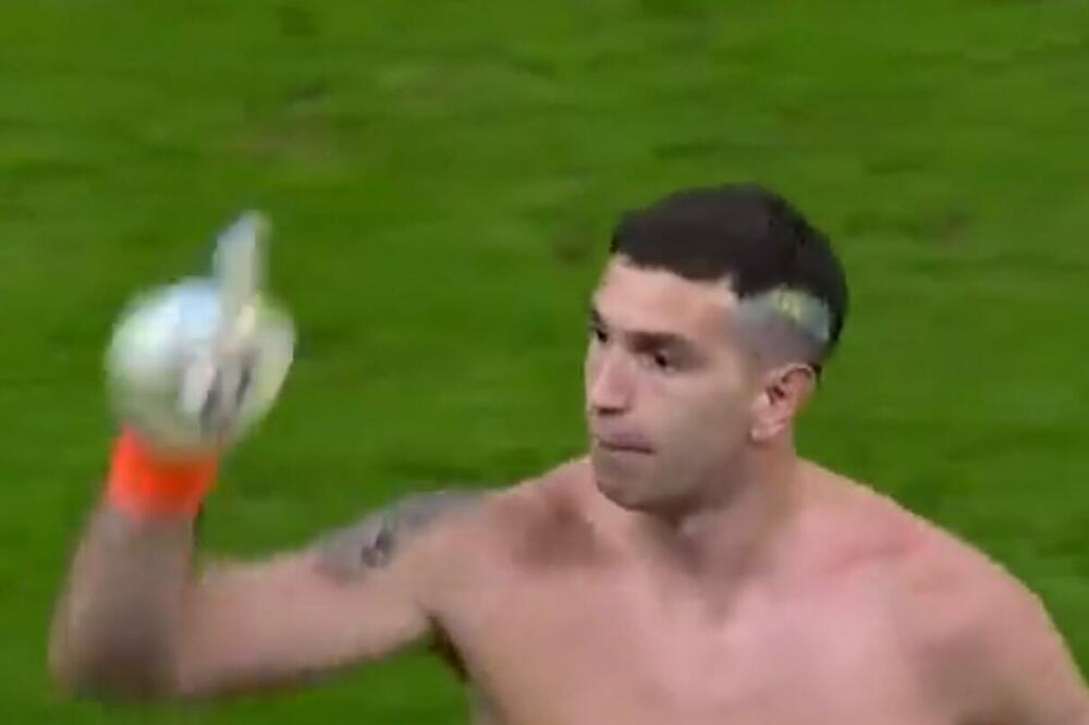 BRUTALNE PSOVKE NA MUNDIJALU: Heroj Argentine SRAMNO VRIJEĐAO fudbalsku legendu(VIDEO)