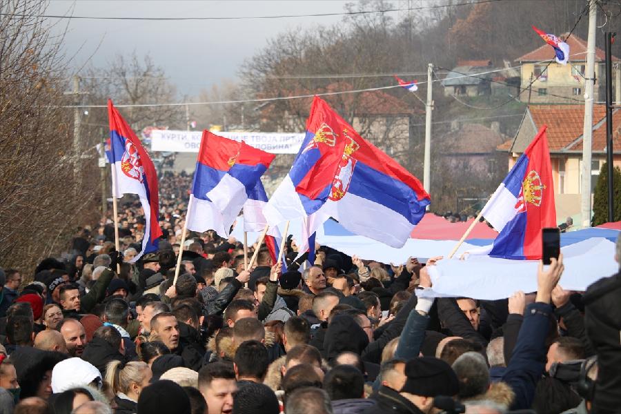 Hiljade lokalnih Srba protestovalo na sjeveru Kosova