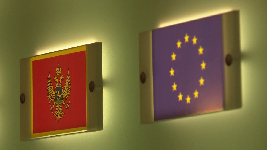 Vlast upire prstom u opoziciju i obrnuto a sat EU otkucava