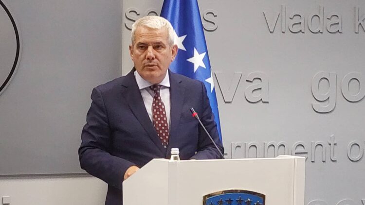 Kosovski ministar: Organizovane grupe na sjeveru ispalile hice u vazduh i bacale šok bombe