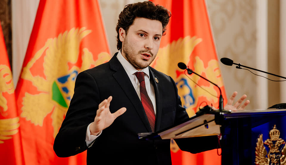 Abazović: Niko u Crnoj Gori ne treba da nosi oružje, to je zabranjeno