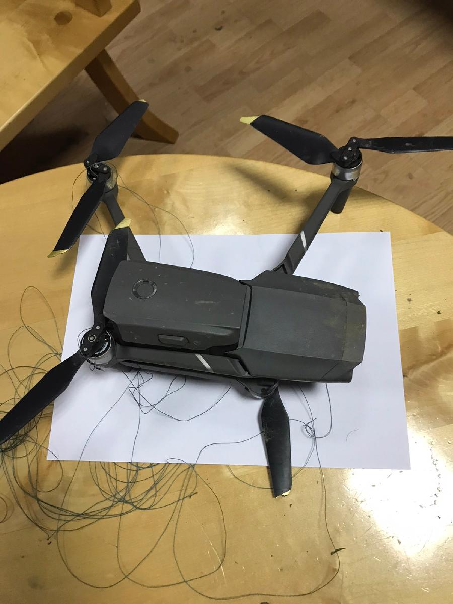 Zaplijenjen dron, nadlijetao iznad zatvora sa dva telefona