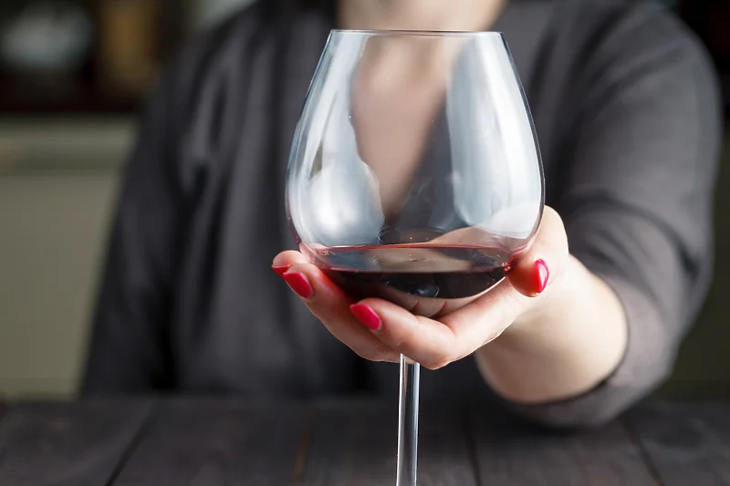 Američko istraživanje pokazalo da žene konzumiraju više alkohola od muškaraca