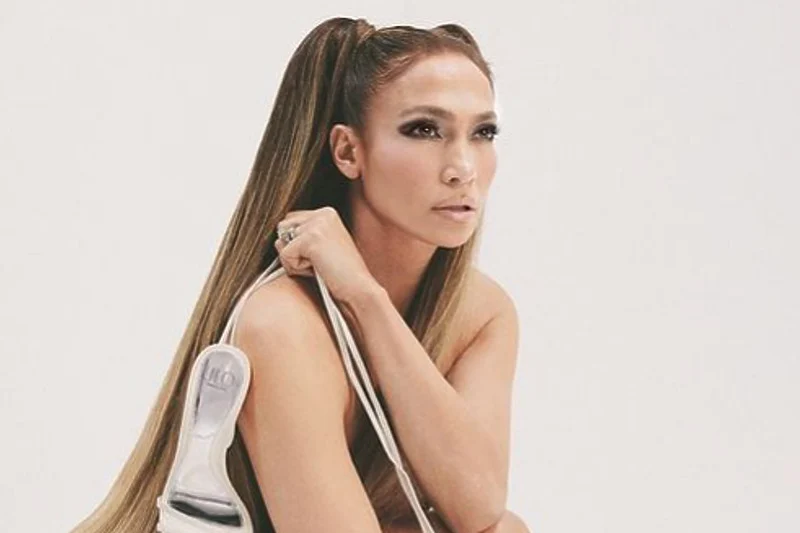 Jennifer Lopez pozirala gola u reklami za modni brend