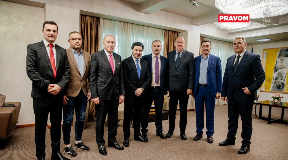 Abazović sa čelnicima FSCG i FSS: Fudbal spaja ljude