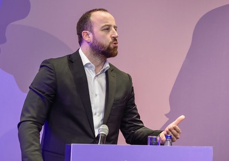 Nikolić: Zašto Milatović ćuti kao zaliven na podršku kaplara Srpskog sveta Rakovića i Šešelja?