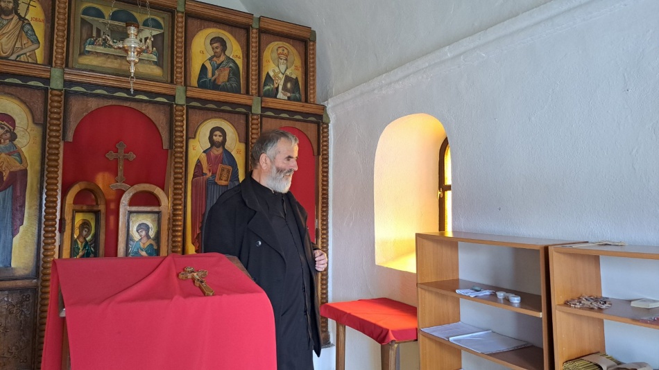 Oskrnavljena crkva Svetog Luke u Rubežima