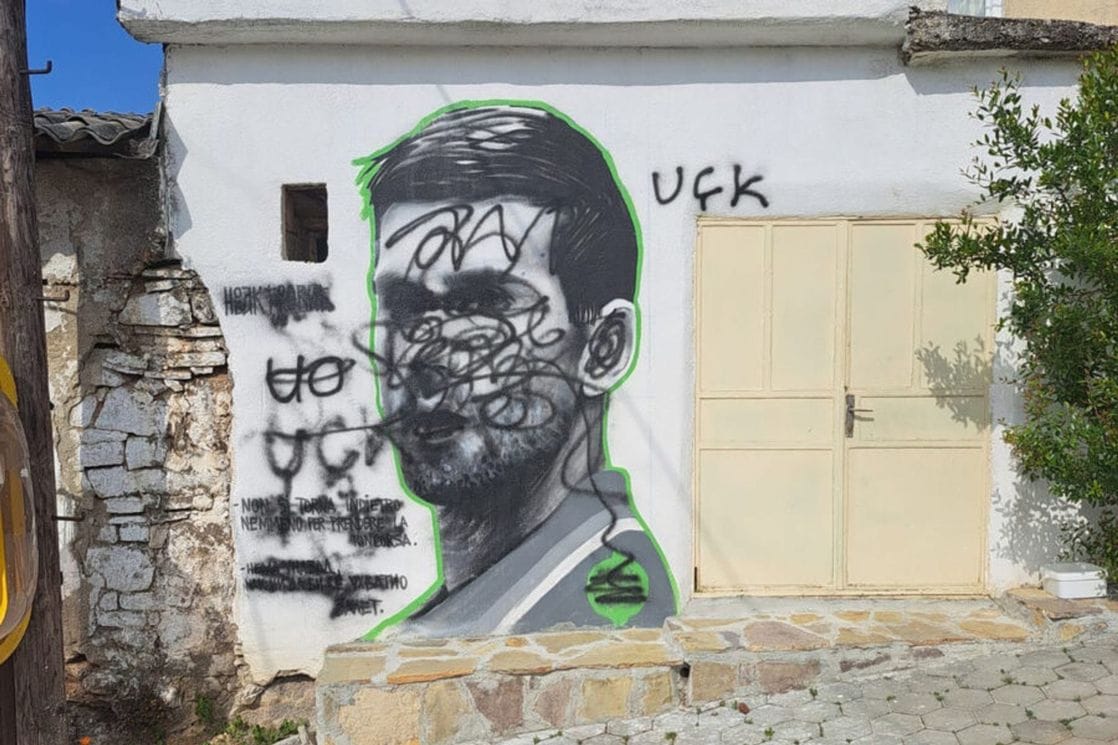 Kosovo: Uništen grafit sa Đokovićevim likom