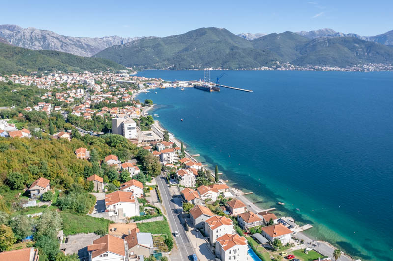 Saobraćajna nesreća u Bijeloj: Poginula starica iz Herceg Novog