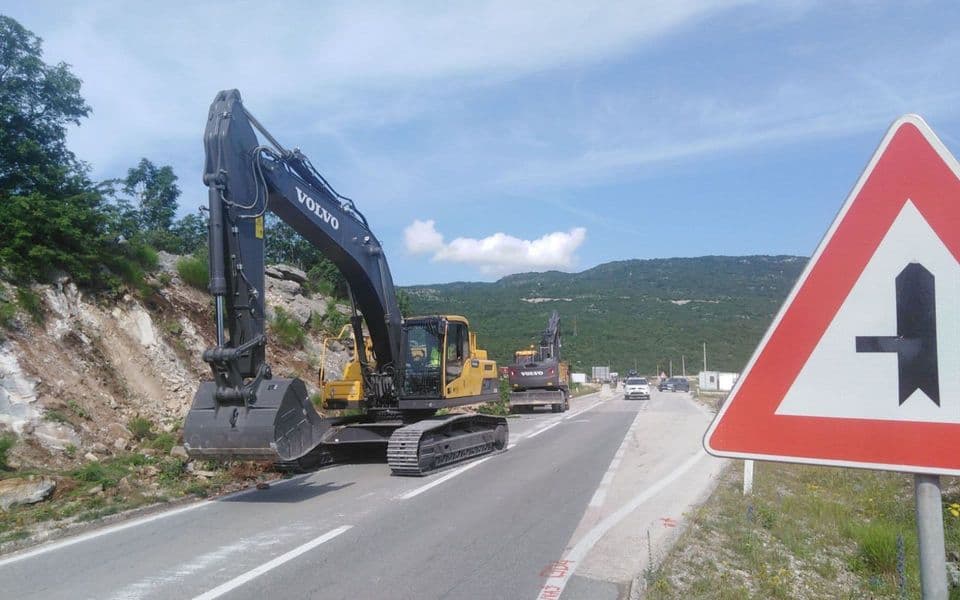 Abazović sa Kovačevićem obišao radove na putu Nikšić &#8211; Vilusi