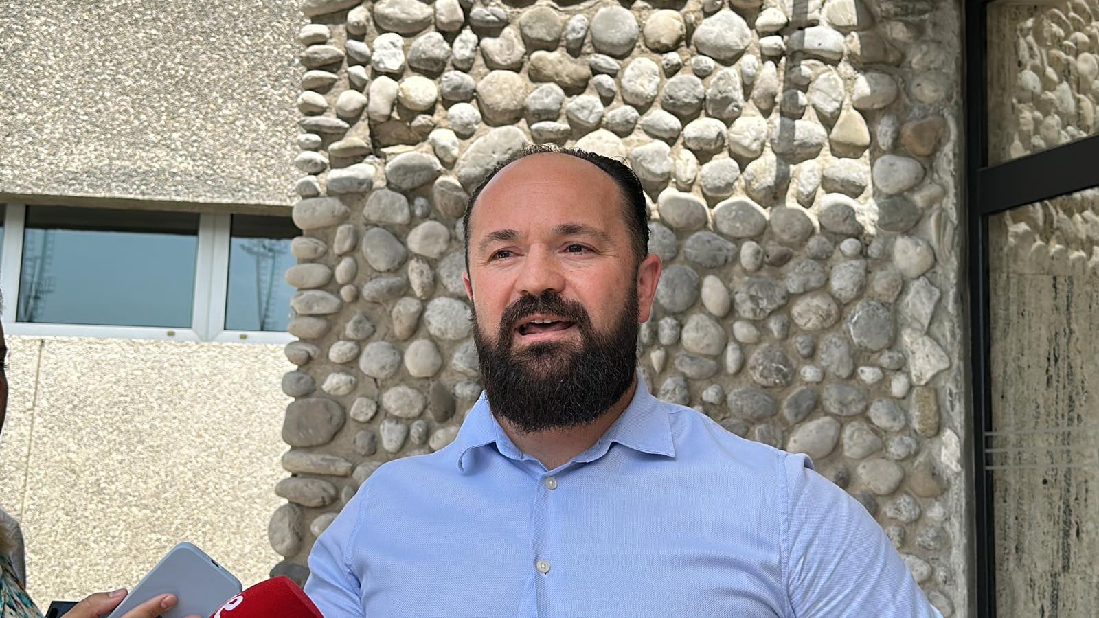 (VIDEO) Madžgalj nakon akcije PTJ: Pretresali su goste hotela, bacili ih na pod, bacili i mene kada sam pitao šta se dešava