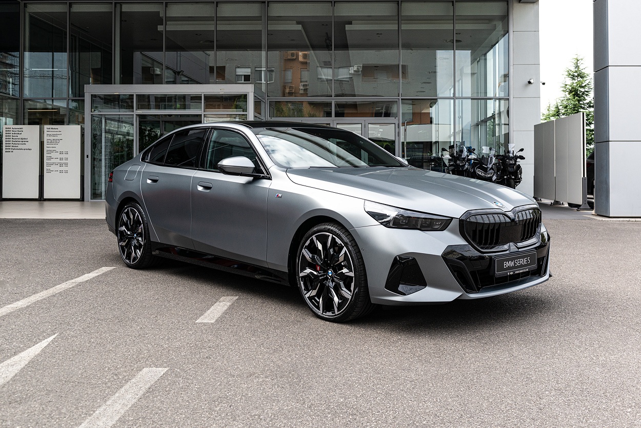 Crnogorska premijera novih modela BMW Serije 5 i BMW i5