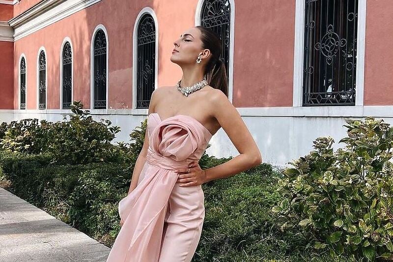 Francuski Vogue izdvojio modno izdanje Džejle Ramović kao jedno od najboljih na Festivalu u Veneciji