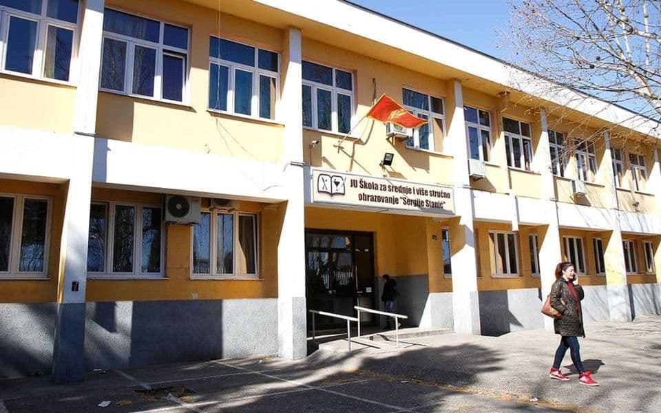 Tuča u dvorištu SSŠ Sergije Stanić, podnijeta krivična prijava protiv maloljetnika