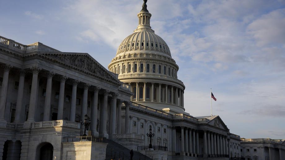 U padu aviona poginuo američki senator sa porodicom