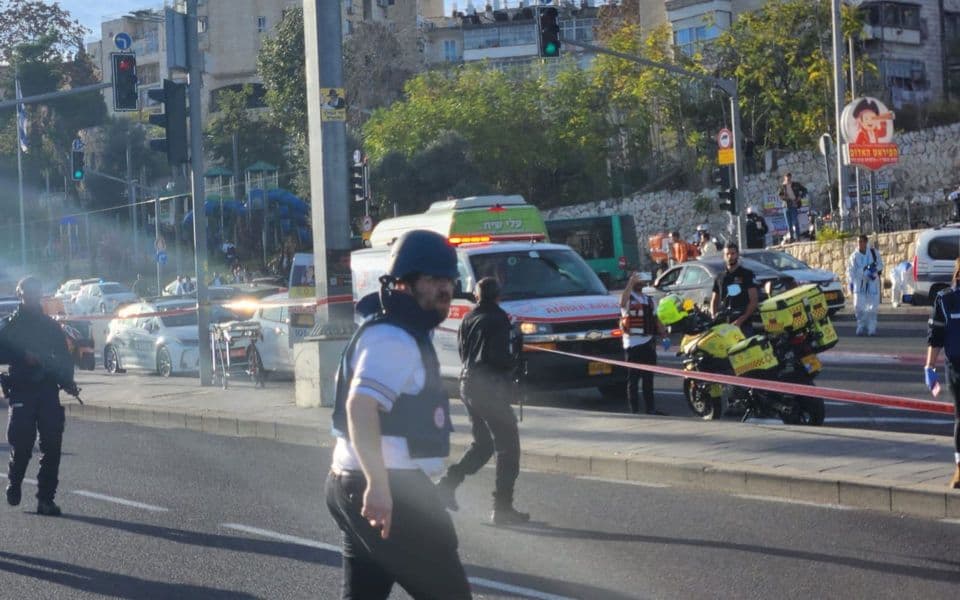 Oružani napad u Jerusalimu, najmanje troje poginulih