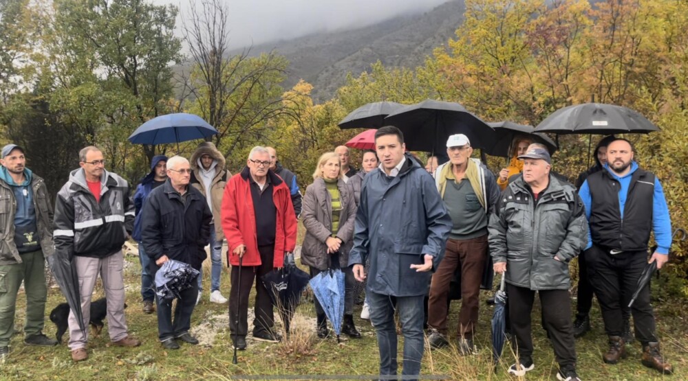 Dajković obišao mještane sela Sviba: Put do groblja nije luksuz, već civilizacijska potreba