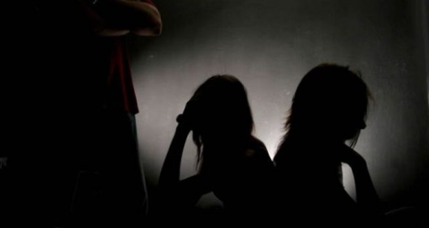 Hapšenje u Tivtu: Ukrajinac sa američkim pasošem podvodio djevojke za snimanje porno sadržaja