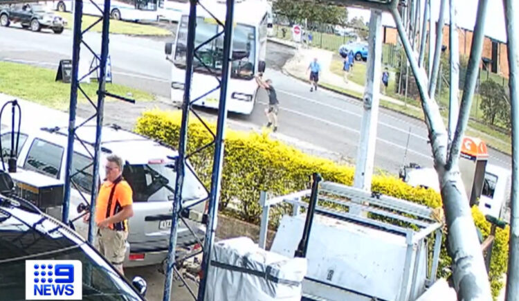(VIDEO) Djevojčica heroina: Spriječila da školski autobus udari u benzinsku pumpu