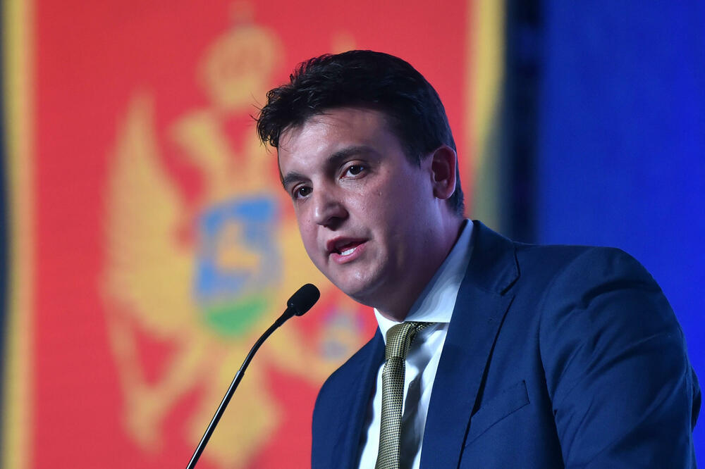 Milović: Vrijeme je da svi politički subjekti izađu pred građane sami, bez skrivanja iza predizbornih koalicija